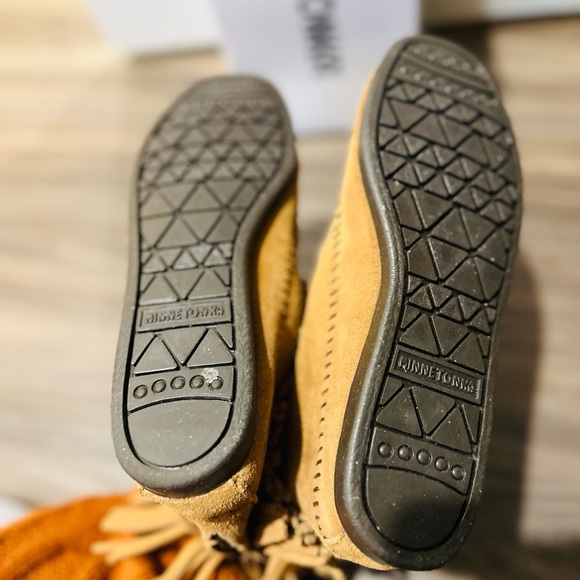 Boots - Picture 3 of 4